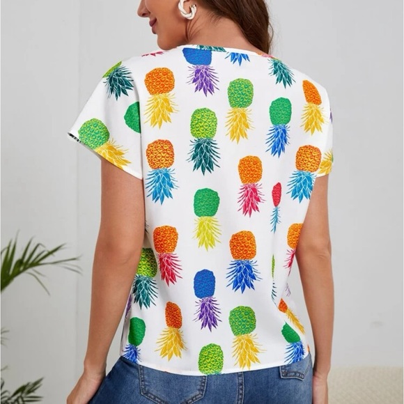 SHEIN Pineapple Print Notched Neckline Batwing Sleeve Blouse size small - Picture 7 of 7
